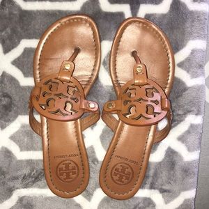 GREAT CONDITION tory burch sandals
